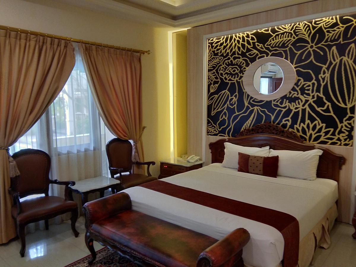 Hotel Indah Palace Yogyakarta Exterior photo