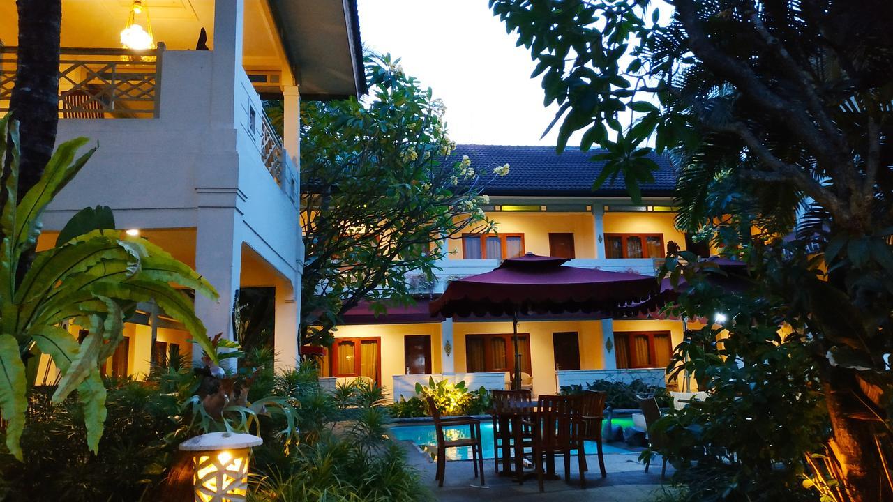 Hotel Indah Palace Yogyakarta Exterior photo