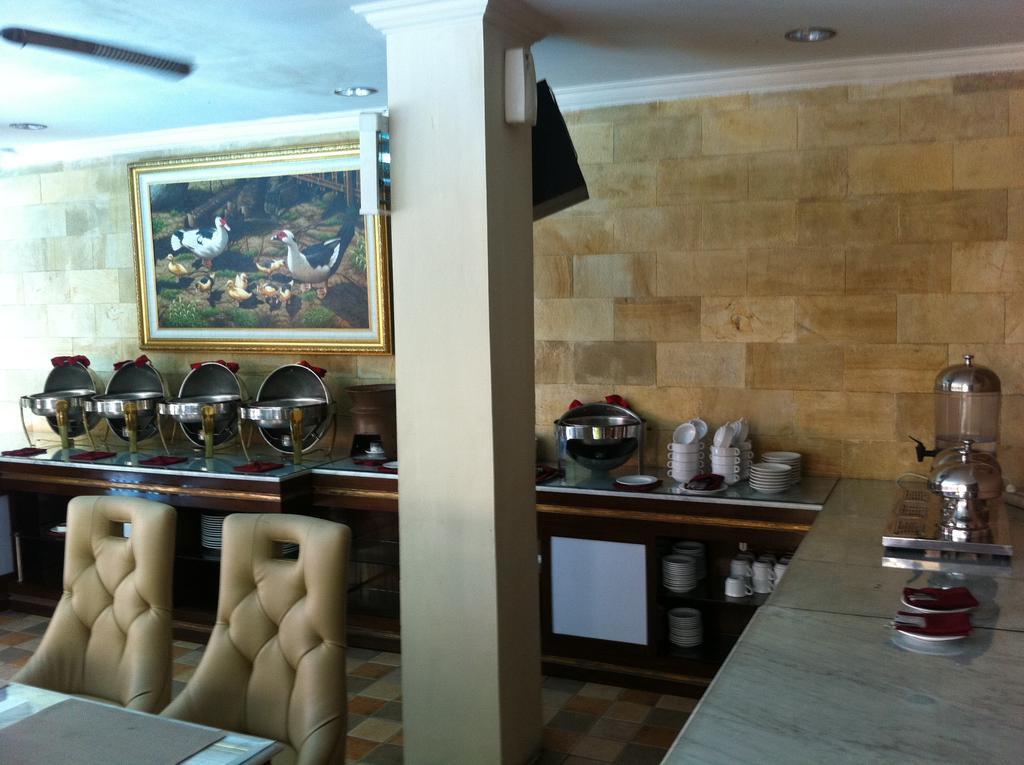 Hotel Indah Palace Yogyakarta Exterior photo
